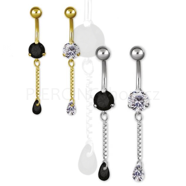 Piercing do pupíku s kamínkem a ozdobou na řetízku.